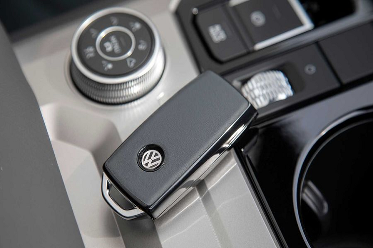 Chìa khóa xe thậm chí cũng được bọc da.