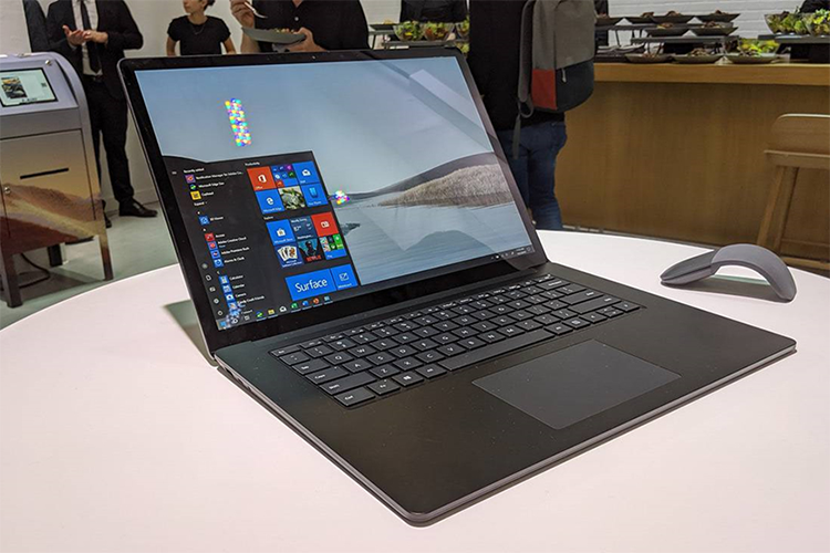 Trong khi đó, model 15 inch sử dụng bộ xử lý từ AMD với tùy chọn gồm Ryzen 5 và Ryzen 7, hỗ trợ nhân xử lý đồ họa tích hợp. 