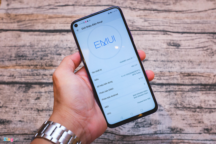 Về cấu hình, máy được trang bị chipset mới nhất của Huawei Kirin 980, RAM 8 GB, bộ nhớ trong 128 GB. Huawei khẳng định Nova 5T sẽ vẫn sử dụng các dịch vụ của Google bình thường với nền tảng Android 9.0, tùy biến giao diện EMUI 9.1. Tại thị trường Việt Nam, Huawei Nova 5T được bán với giá 9 triệu đồng. Trong tầm giá này, Nova 5T sẽ cạnh tranh với Xiaomi Mi 9T (dùng chip Snapdragon), Samsung Galaxy A70 (lợi thế về màn hình), Oppo R17 Pro (mạnh về camera selfie)...