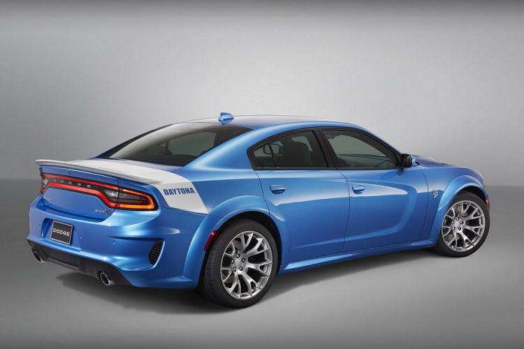 Việc sản xuất SRT Hellcat Widbody Daytona 50th Anniversary Edition sẽ được giới hạn ở 501 chiếc, đó là số lượng Charger Daytona được sản xuất vào năm 1969. Không có thông tin gì về giá cả, nhưng công ty sẽ bắt đầu nhận đơn đặt hàng vào mùa thu này.