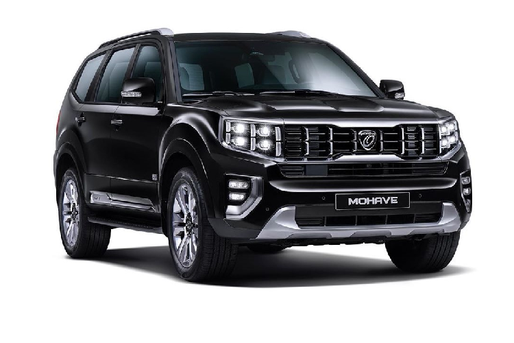 Hình ảnh của của mẫu xe Kia Mohave 2020 cho thấy dòng nó sẽ sở hữu nhiều chất liệu nội thất cao cấp như: trên táp lô, bộ ghế da, bệ tì tay, ốp cửa... Hãng xe Hàn Quốc thiết kế cho nội thất Kia Mohave theo phong cách sang trọng với 2 tông màu đen và be (beige).