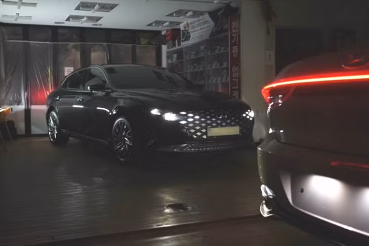 Mặc dù vậy, Huyndai Grandeur là mẫu xe bán chạy tại thị trường Hàn Quốc khi có đến 132.000 chiếc Grande được bán trong năm 2017 và khoảng 110.000 xe đã được bán trong năm 2018.