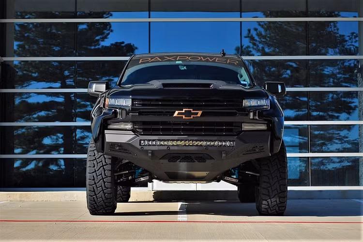 Hệ thống treo tất nhiên sẽ được nâng cấp với bộ lò xo giảm chấn 3-inch và các giảm xóc với khả năng triệt tiêu dao động từ bên trong. Công ty cho biết nâng cấp này giúp mang lại 1 cảm giác êm ái và "giảm chấn triệt để các cú xóc lớn.