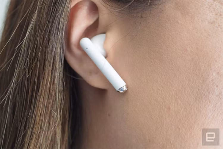 Theo Mat Smith đánh giá, chất lượng âm thanh trên chiếc tai nghe không dây của Huawei ngang với AirPods với âm lượng lớn, độ chi tiết cao. Đại diện Huawei cho biết model này sẽ có giá rẻ hơn AirPods tuy nhiên không đưa ra mức giá chính thức. FreeBuds 3 sẽ được bán ra tại châu Âu và một số quốc gia khác vào tháng 10.