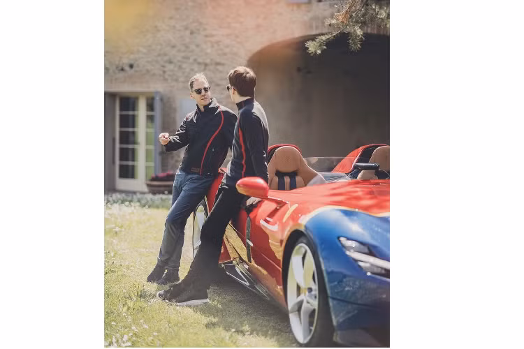 Chiếc xe được sử dụng hộp số ly hợp kép 7 cấp cùng hệ dẫn động cầu sau. Từ đó, chiếc xe có thể tăng tốc từ 0-100km/h chỉ trong vòng 2,9 giây và có thể đạt vận tốc tối đa lên tới hơn 300km/h.