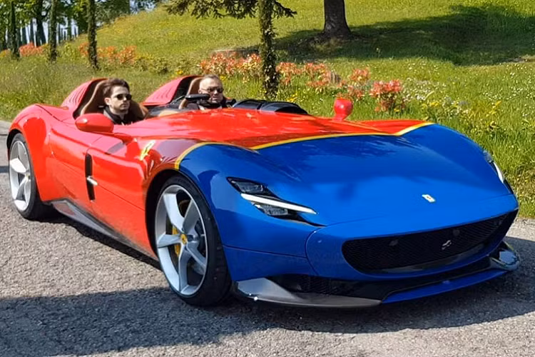 Trong một lần xuất hiện tại khu vực Maranello, Ý, hai tay đua này đã được bắt gặp cầm lái một chiếc siêu xe Ferrari Monza SP2 mới với phối màu khá độc đáo. Cặp đôi Ferrari Monza SP1 và SP2 được ra mắt tại triển lãm Paris Motorshow năm 2018. Chiếc xe này nổi bật với thiết kế đầy tính nghệ thuật, hiện đại nhưng lại phảng phất hình dánh của những chiếc xe đua Ferrari từ thế kỉ trước.