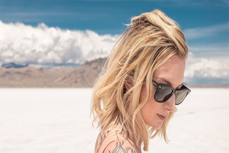 Facebook hop tac voi Ray-Ban san xuat kinh thong minh AR