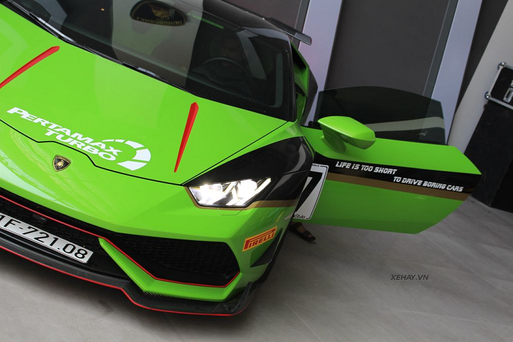 Showroom này sẽ chính thức khai trương vào tối nay, ngày 15/12.