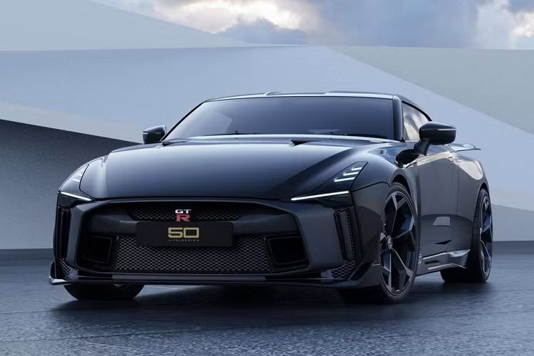 Giá xe Nissan GT-R50 của Italdesign sẽ bán ra từ 990.000 Euro (1,12 triệu USD), đắt gấp 5 lần so với GT-R Nismo.