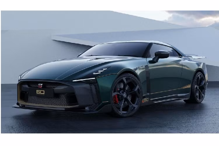 “Khách hàng của chúng tôi đã được tận hưởng trải nghiệm cá nhân hóa được cung cấp bởi Italdesign, một công ty có truyền thống lâu đời trong lĩnh vực độc quyền đưa ra những chiếc xe hiệu suất cao cực kỳ hiếm” - Bob Laishley, Giám đốc chi nhánh xe thể thao toàn cầu của Nissan cho biết.