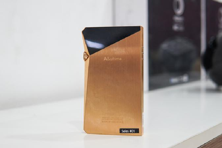 SP2000 là thiết bị hiếm hoi hiện nay được trang bị chip giải mã AK4499EQ kép. Thiết kế mạch mới được đánh giá là giúp mang đến khả năng giải mã nhạc tốt hơn, bản nhạc có âm trường rộng, các dải âm tách bạch và được tái hiện chính xác hơn. 