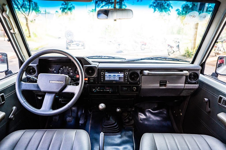 Trong số các thế hệ Land Cruiser cũ, đời J70 ra mắt lần đầu vào năm 1984 rất được ưa chuộng, tới nỗi hiện nay Toyota vẫn sản xuất nó và bán tại một số thị trường như Úc hay Nhật Bản.