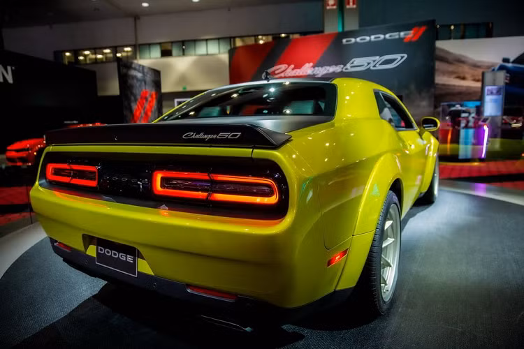 Form xe khỏe khoắn, chuẩn cơ bắp Mỹ