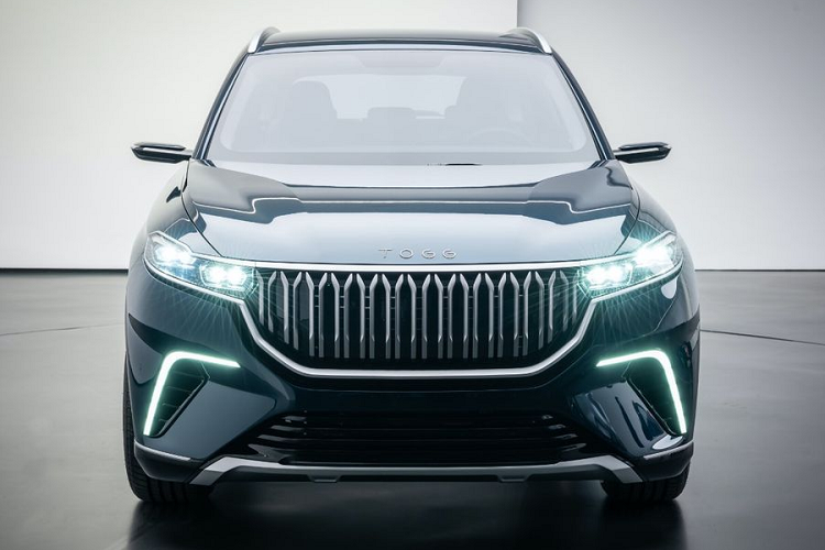 Theo hãng xe điện TOGG, những mẫu xe sẽ xuất hiện với các tính năng tự động lái Cấp 2 ví dụ như “Slow Traffic Pilot” và sẽ nâng cấp lên Cấp 3 hoặc cao hơn nhờ một cấu trúc hay nền tảng kết nối cho phép quá trình nâng cấp không dây.