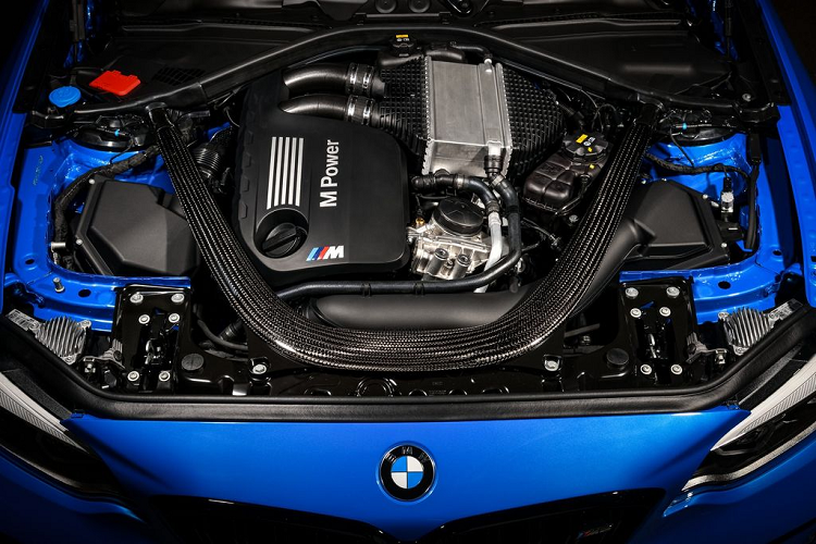 So sánh với phiên bản BMW M2 Competition (405 mã lực, 550 Nm), M2 CS mạnh hơn 39 mã lực.