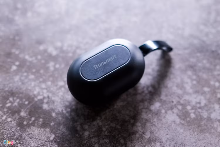 Từ khi Apple ra mắt AirPods vào năm 2016, hàng loạt nhà sản xuất đã bắt đầu tham gia cuộc đua tai nghe không dây. Sự cạnh tranh khốc liệt của thị trường tai nghe true wireless, đặc biệt là các hãng đến từ Trung Quốc đã mang đến nhiều sản phẩm có mức giá dễ chịu.