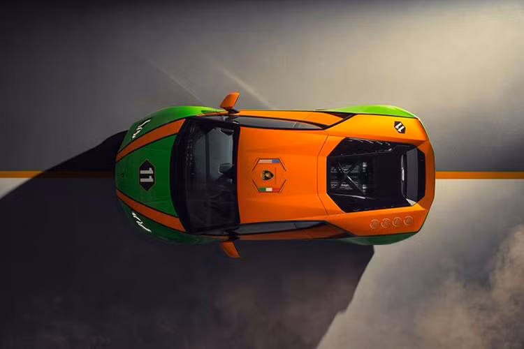 Huracán EVO GT Celebration chỉ được bán cho thị trường Bắc Mỹ và giới hạn 36 chiếc. Bên cạnh việc ra mắt hai mẫu xe giới hạn mới, tại Tuần lễ xe hơi Monterey năm nay, Lamborghini cũng giới thiệu một lựa chọn sơn ngoại thất mới cho dòng sản phẩm Urus, đó là màu cam Arancio Borealis đặc trưng của Lamborghini.