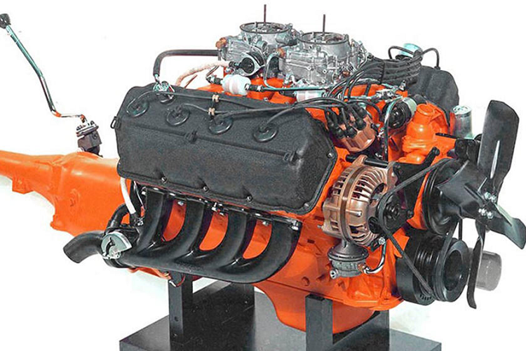  MoPar Street HEMI Động cơ Hemi được sinh ra từ cuộc đua NASCAR. Thiết kế sử dụng buồng đốt bán cầu cho phép lắp các xupap lớn hơn trong khi vẫn tuân thủ các quy định chỉ cho phép hai xupap trên mỗi xi lanh.