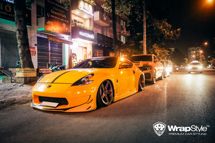 Trong đó phải kể đến sự xuất hiện của hai chiếc siêu xe được trang bị gói độ widebody đến từ thương hiệu Liberty Walk Performance là Lamborghini Aventador LP700-4 và Ferrari 488 GTB được chính tay những người thợ Nhật Bản và những người thợ lành nghề tại Wrapstyle cùng nhau hoàn thành bản độ một cách đầy tâm huyết.