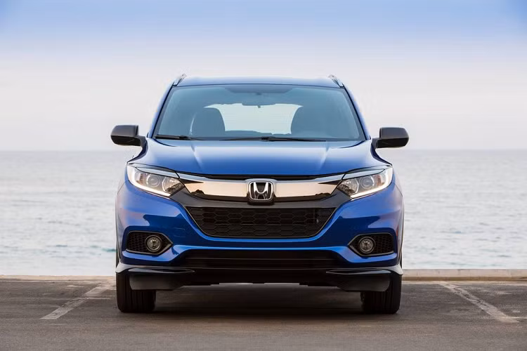 Tuy vậy, mức giá xe Honda HR-V 2020 nâng cấp nay đã tăng hơn 400 USD (khoảng 9,6 triệu đồng), khởi điểm từ 21.915 USD (khoảng 526 triệu đồng), chưa bao gồm phí vận chuyển và bảo hiểm). Dự kiến, Honda HR-V 2020 sẽ bắt đầu "lên kệ" từ ngày 18/11 tới tại Mỹ.