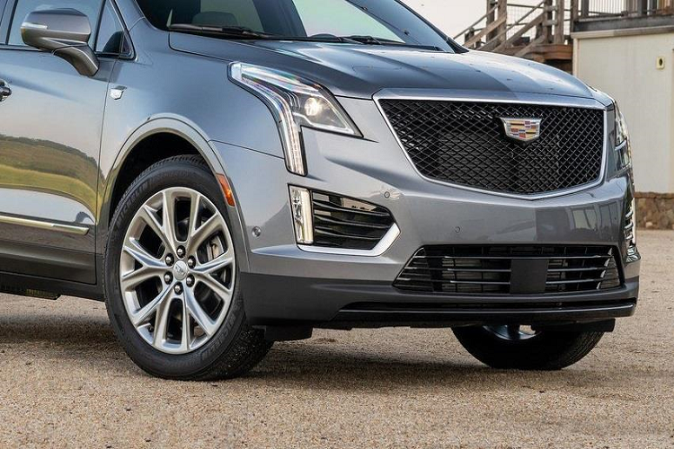 Bộ mâm hợp kim 18 inch của mẫu xe crossover Cadillac XT5 2020 cũng được làm mới. Bản Luxury và Premium Luxury thêm tùy chọn la-zăng 20 inch. Riêng bản XT5 Sport dùng mâm 20 inch.