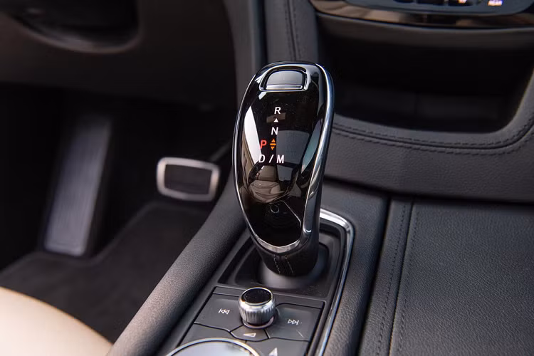 Cadillac XT5 2020 thêm cổng USB-C, ghế trước sưởi, hệ thống loa mới Bose Performance Series với màng loa bằng kim loại.