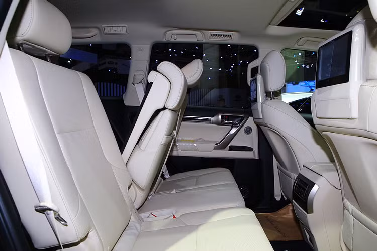 Hàng ghế thứ 2 với chức năng gập gọn gíup tối ưu không gian cabin