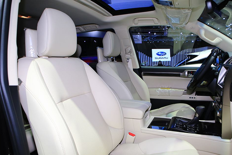 "Đặc sản" của dòng GX vẫn là các nút bấm vật lý bằng nhựa