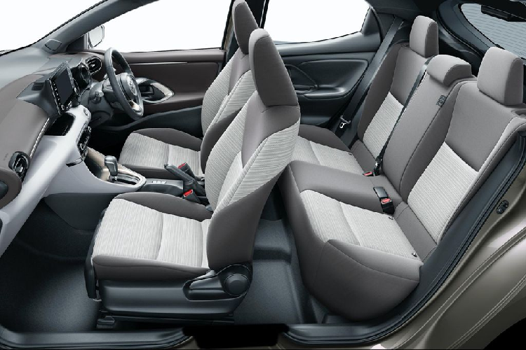 Về trang bị an toàn, Toyota Yaris 2020 xuất hiện với một loạt các tính năng tân thời bao gồm Hỗ trợ Đỗ xe Toyota Teammate Advanced Park (bao gồm chức năng Quan sát Toàn cảnh), gói trang bị Toyota Safety Sense mới nhất.