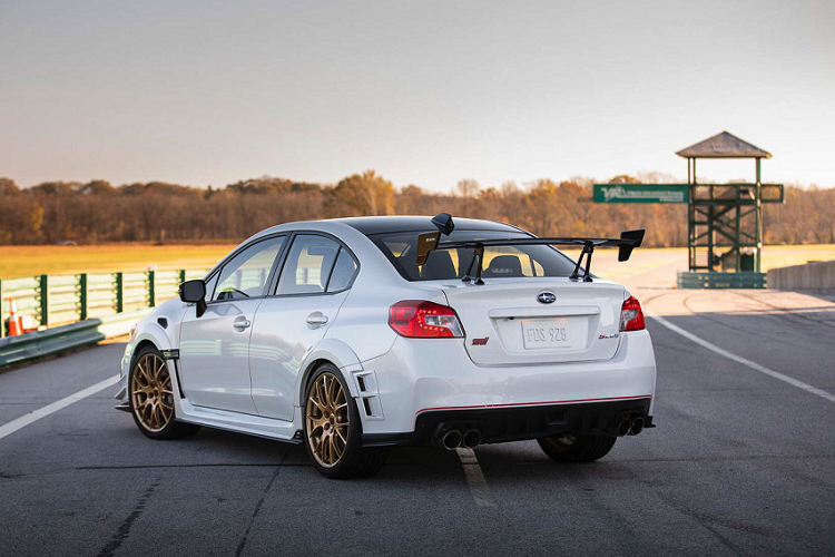 Vốn được phát triển từ phiên bản WRX STI thông thường, Subaru STI S209 đặc biệt là mẫu xe dành cho người yêu thích lái trong trường đua (chạy track), nó được lấy cảm hứng và thừa hưởng những công nghệ từ xe đua Subaru WRX STI tại giải đua sức bền 24h Nurburgring Challenge.