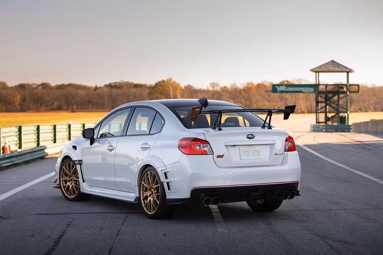 Vốn được phát triển từ phiên bản WRX STI thông thường, Subaru STI S209 đặc biệt là mẫu xe dành cho người yêu thích lái trong trường đua (chạy track), nó được lấy cảm hứng và thừa hưởng những công nghệ từ xe đua Subaru WRX STI tại giải đua sức bền 24h Nurburgring Challenge.