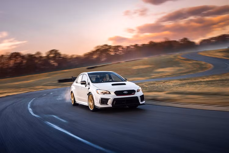 S209 sử dụng bộ vi sai chống trượt (LSD) trước/sau đi cùng với bộ điều khiển bộ vi sai trung tâm (DCCD). Hệ thống kiểm soát mô-men xoắn chủ động, hệ thống Lái Xe Thông Minh Subaru (SI-Drive) được hiệu chỉnh lại cung cấp ba chế độ: Thông minh (I) để cải thiện khả năng tiết kiệm nhiên liệu; Thể thao (S) và Sport Sharp (S#) để đạt được thời gian tăng tốc tốt nhất,...