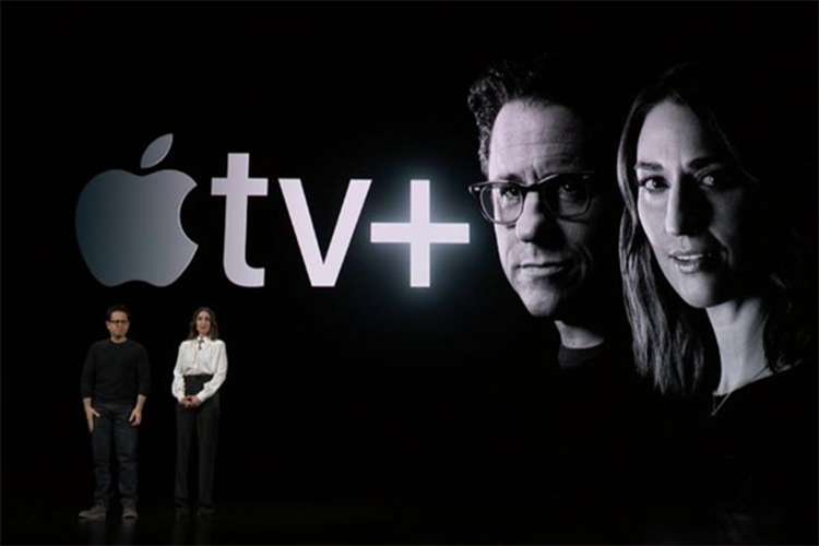 Dịch vụ Apple TV+, Apple Arcade - Apple đang chuyển mình từ một công ty phần cứng sang kinh doanh các sản phẩm dịch vụ. Tại sự kiện WWDC diễn ra vào tháng 6, hãng đã giới thiệu thêm một số dịch vụ mới như Apple TV+ hay Apple Arcade (dịch vụ gói trò chơi của Apple). Nguồn tin từ The Verge cho biết, bên cạnh nền tảng iOS 13, hãng sẽ phát hành dịch vụ Apple Arcade với mức giá 4,99 USD/tháng.