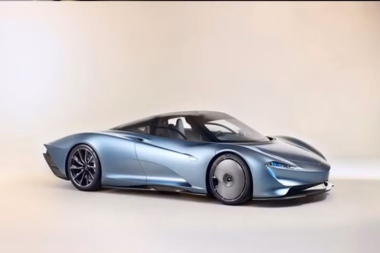 McLaren Speedtail sẽ là xe đua xa xỉ nhất với logo được dát vàng trắng 18 cara và khảm carbon nhằm đảm bảo tính cá nhân hóa tuyệt đối cho các chủ xe.