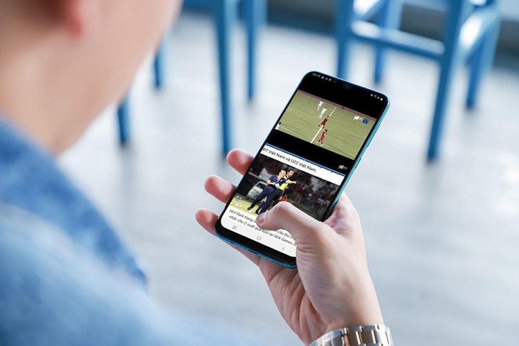 Galaxy A50s sac 10 phut de nhan tin, xem bong da suot 3 gio