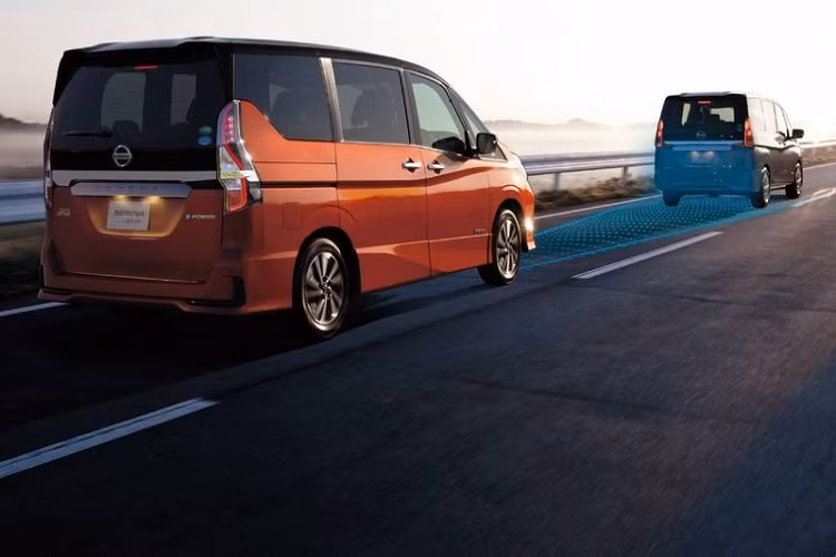 Nissan Serena 2020 mới được cập nhật từ ngoại thất đến nội thất, cũng như bổ sung các công nghệ an toàn mới theo tiêu chuẩn.