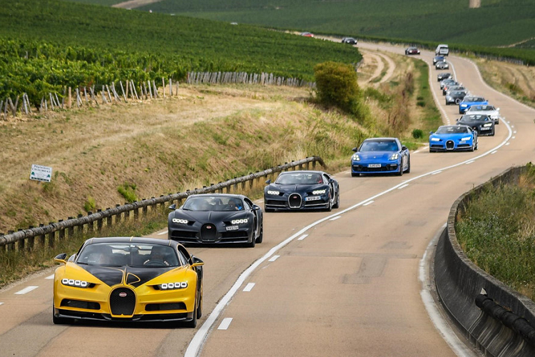 Để kỷ niệm 110 năm thành lập Bugatti, các chủ sở hữu siêu xe Bugatti tại châu Âu đã tổ chức một "road-trip" với sự tham gia của hầu hết mẫu xe tiêu biểu của hãng.