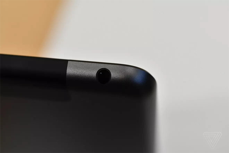 Thiết bị Ipad 2019 mới vẫn được Apple giữ lại cổng tai nghe 3,5 mm.