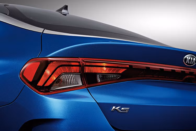 Hệ thống hỗ trợ theo làn đường (LFA), hỗ trợ lái xe trên đường cao tốc Highway Driving Assist (HDA) cũng có mặt trên Optima hoàn toàn mới.