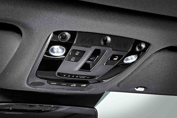 Optima sở hữu gói an toàn hỗ trợ người lái - Advanced Driver Assistance Systems (ADAS) bao gồm cảnh báo/ hỗ trợ tránh va chạm trước, điều khiển hành trình thông minh Smart Cruise Control (SCC).