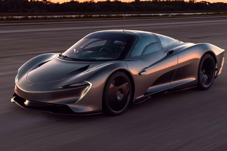 Dưới sự điều khiển của Chuyên gia vận hành tại McLaren – Kenny Brack, nguyên mẫu vua tốc độ McLaren Speedtail đã cán tốc độ tối đa tới 30 lần trong suốt chặng thử dài 4,8 km. Khoảng vài tháng trước, mẫu siêu xe nhà McLaren cũng từng trải qua nhiều bài thử tốc độ tại khắp các nước trên thế giới như Idiada, Tây Ban Nha hay Papenburg tại Đức.