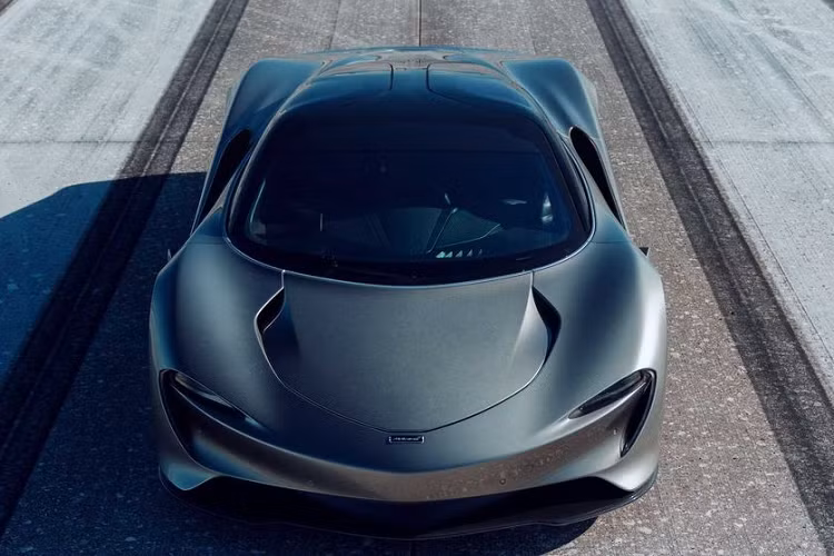 “Chương trình thử nghiệm tốc độ với Speedtail bao gồm nhiều lượt vận hành với tốc độ tối đa tại một địa điểm. Mục tiêu của chúng tôi không gì khác chính là thử thách giới hạn hiệu năng và kiểm chứng độ hoàn thiện tinh xảo của hệ thống máy móc trên chiếc xe,” trích lời vị CEO McLaren Automotive – Mike Flewitt.