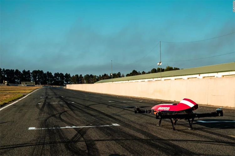 Nguồn năng lượng của Airspeeder đến từ những viên pin Lithium-ion và nó có thể đạt tốc độ trên 200 km/h.