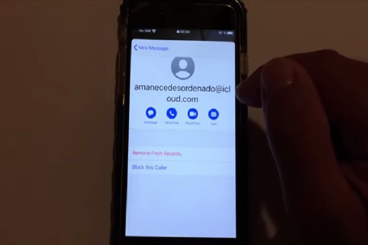 IOS 13 dinh loi, khong mo khoa van xem duoc danh ba
