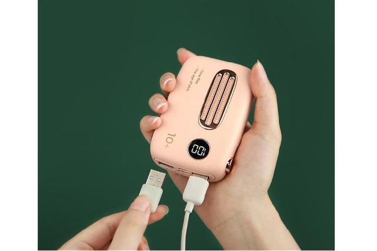 Xiaomi ra mat sac du phong kiem dai FM, chi 455.000 dong