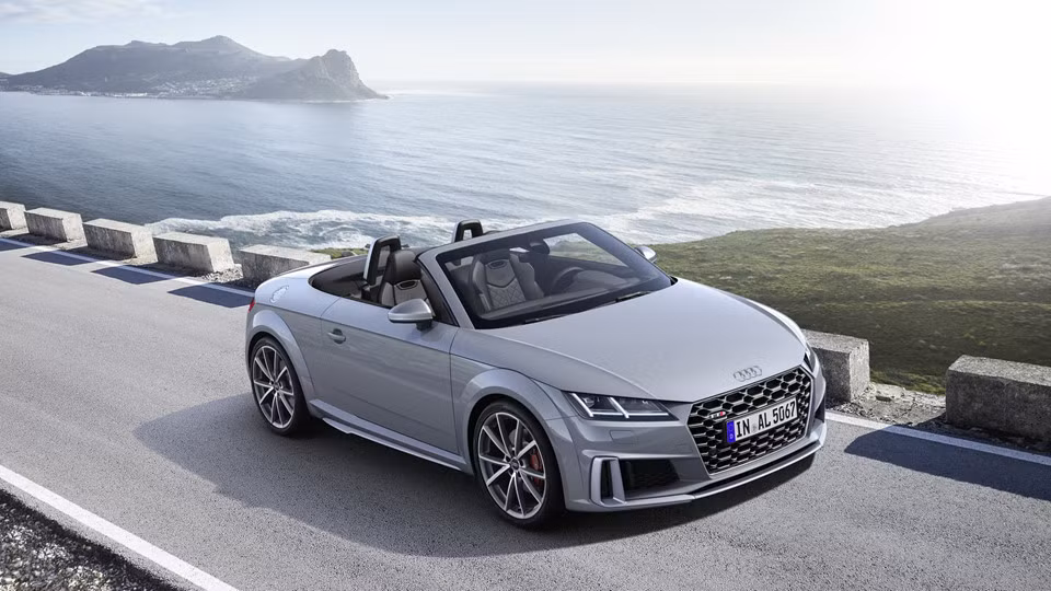 Là phiên bản 2019 đánh dấu cột mốc 20 năm ra đời của dòng xe thể thao này, Audi TT 2019 được tập trung phát triển theo 3 khía cạnh: tính thể thao, động cơ và công nghệ.