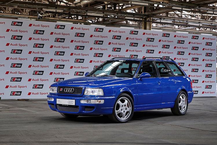 Với sự độc đáo và mối liên hệ chặt chẽ với đường đua, các mẫu Audi mang logo RS luôn được người yêu xe mong chờ xuất hiện và đánh giá cao. Ông Oliver Hoffman - Giám đốc điều hành Audi Sport GmbH chia sẻ: "Tại Audi, 2 chữ cái RS đại diện cho một triết lý được thúc đẩy bởi hành trình hướng tới hiệu năng cực đỉnh và sự hoàn hảo".