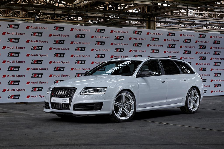 Thực tế, con số những chiếc xe thể thao Audi RS bán ra thị trường đã bao gồm cả các biến thể và phiên bản nâng cấp của chúng, chính vì vậy nếu tính chung mỗi dòng thì chỉ có tổng cộng 18 model và thế hệ Audi RS. 