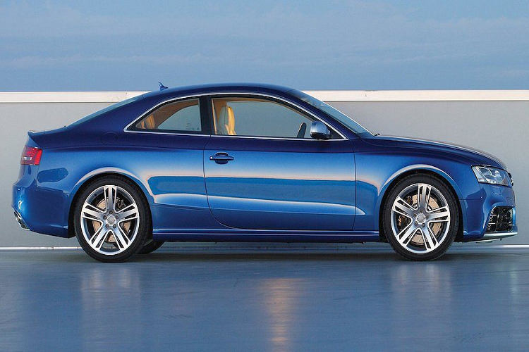 Ngày nay tại Audi, 2 chữ cái RS đã đại diện cho hiệu năng cao, đẳng cấp và sự độc đáo. Chúng hội tụ những công nghệ và thành tựu kỹ thuật mới nhất hiện tại của hãng, đạt hiệu năng vận hành đỉnh cao mà không phải hy sinh sự tiện dụng hàng ngày. Chính vì vậy, nhiều model RS đã trở thành những người tiên phong trong phân khúc và được coi là "đầu tàu" công nghệ.