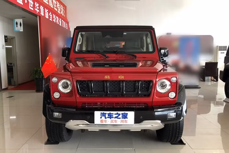 BAIC BJ80 hiện vẫn chưa được đưa về Việt Nam để phân phối. Chỉ có "người anh em" của BJ80 là BAIC BJ40L Plus được bày bán tại Việt Nam với giá khởi điểm 938 triệu đồng.